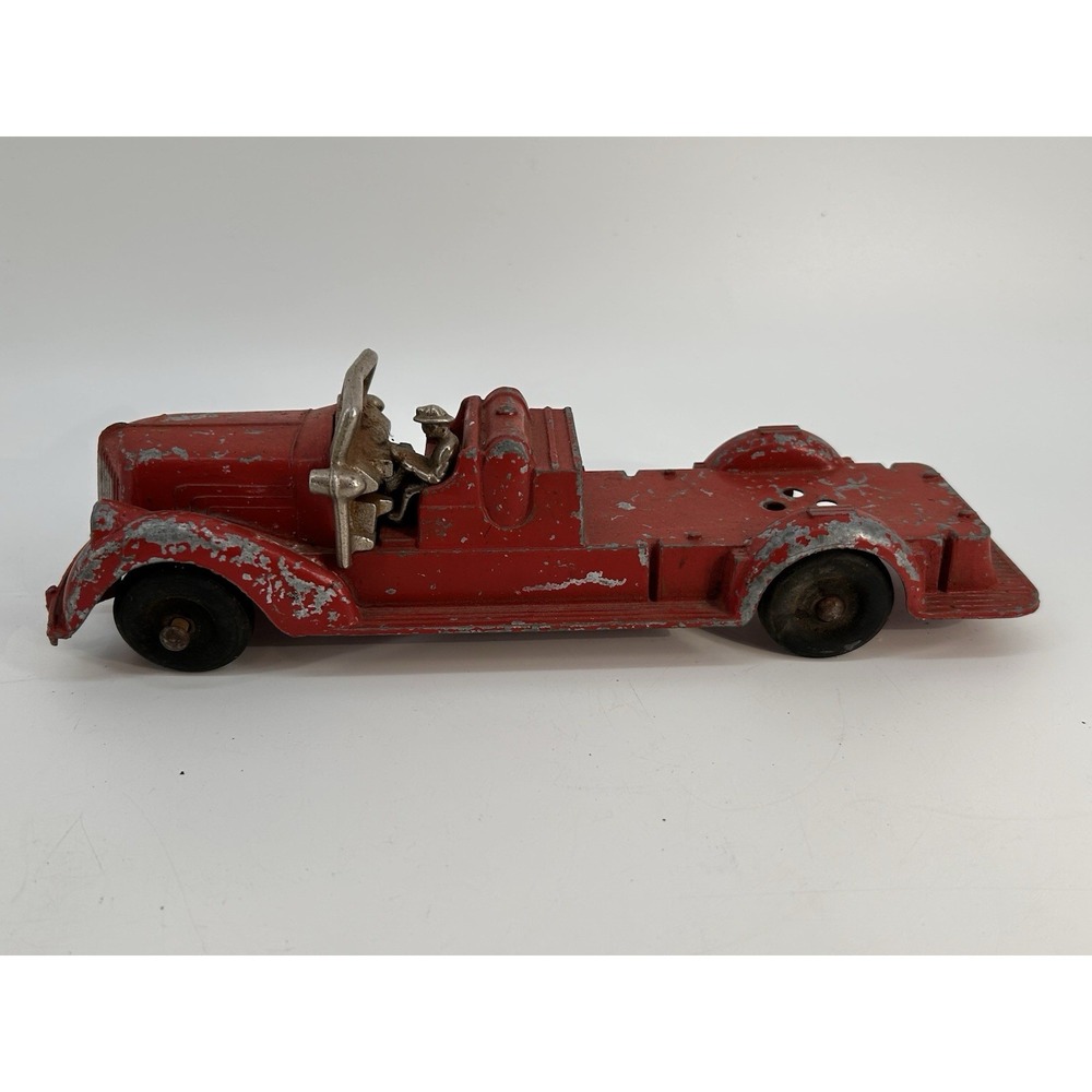 Vintage Hubley Kiddie Toy Die Cast Fire Truck w/Driver # 473